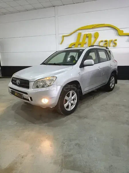 Usado Toyota RAV4 Executive 136 CV (100 kW) 2007 Gris / plata SUV