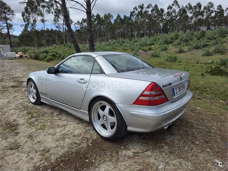 Usado Mercedes SLK230 193 CV (141 kW) 1998 Gris / plata Descapotable