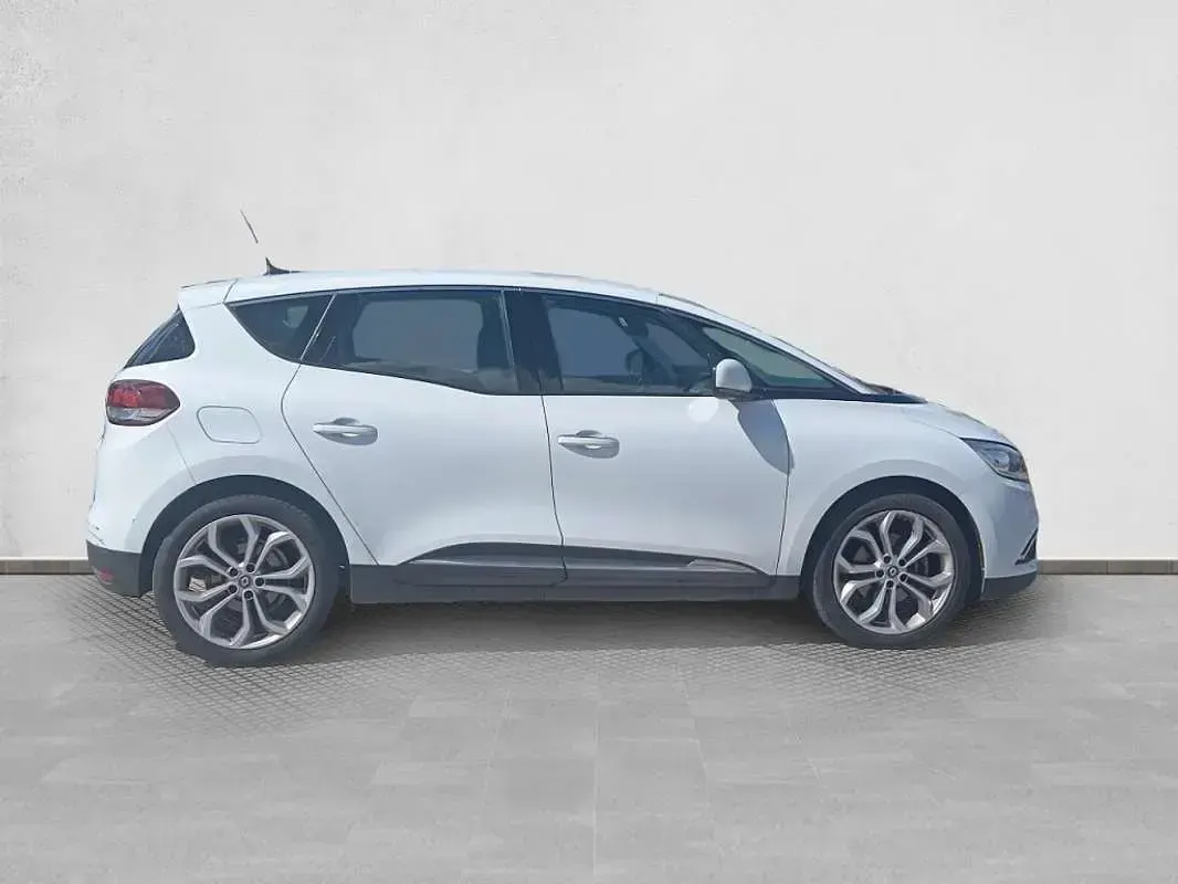 Usado Renault Scenic E-Tech Intens 131 CV (96 kW) 2017 Blanco Monovolumen