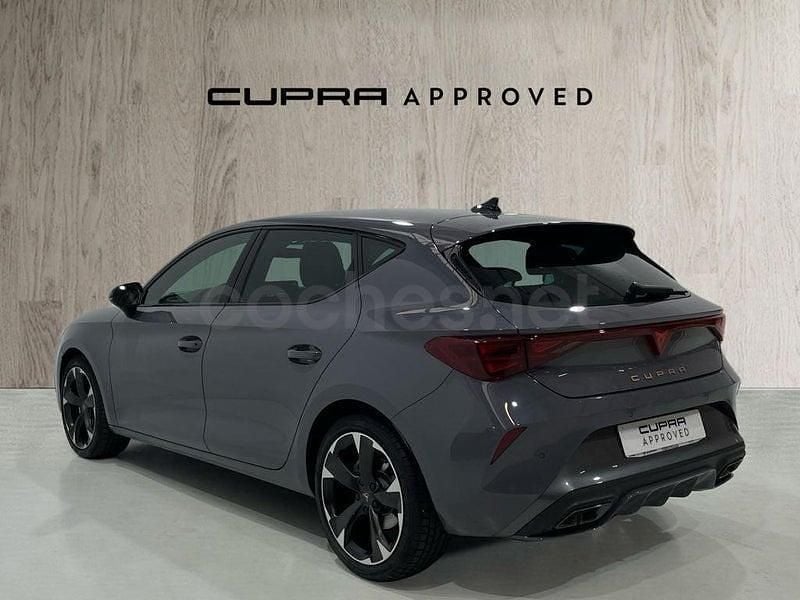 Usado Cupra Leon 150 CV (110 kW) 2025 Gris / plata Berlina