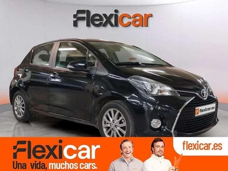 Usado Toyota Yaris Active 69 CV (50 kW) 2016 Negro Utilitario