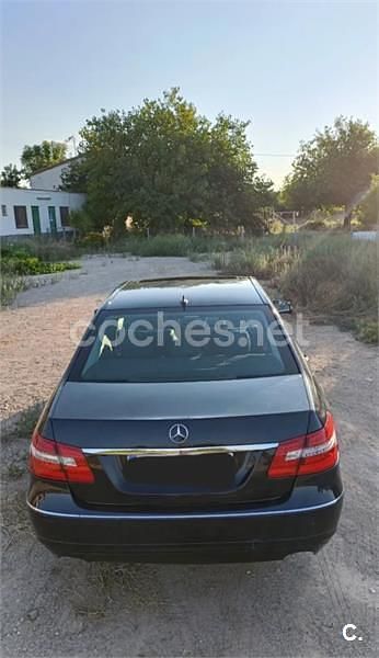 Usado Mercedes E220 Elegance 170 CV (125 kW) 2010 Azul Berlina
