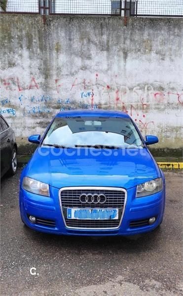 Usado Audi A3 Attraction 105 CV (77 kW) 2005 Azul Berlina