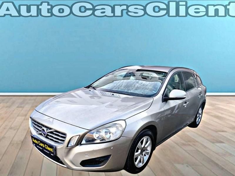 Usado Volvo V60 Drive Kinetic 114 CV (83 kW) 2012 Plateado Familiar