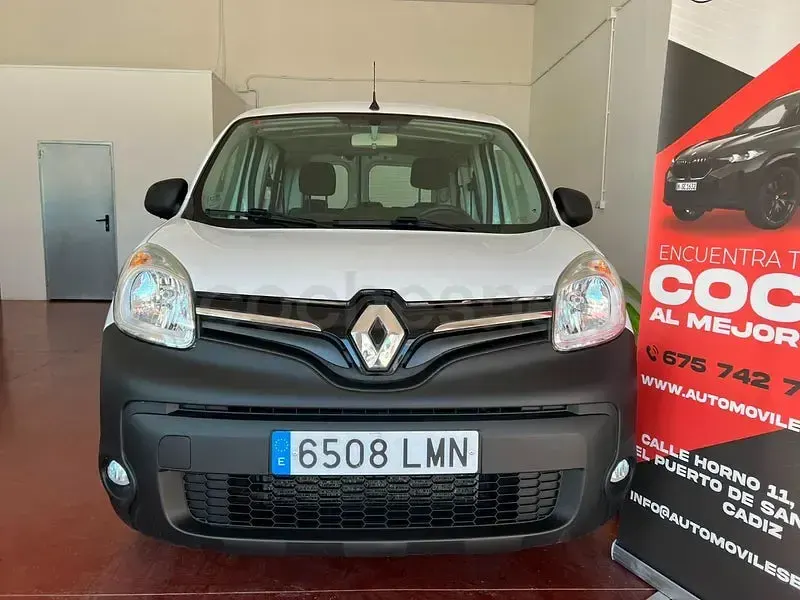 Usado Renault Kangoo Zen 95 CV (69 kW) 2021 Blanco Monovolumen