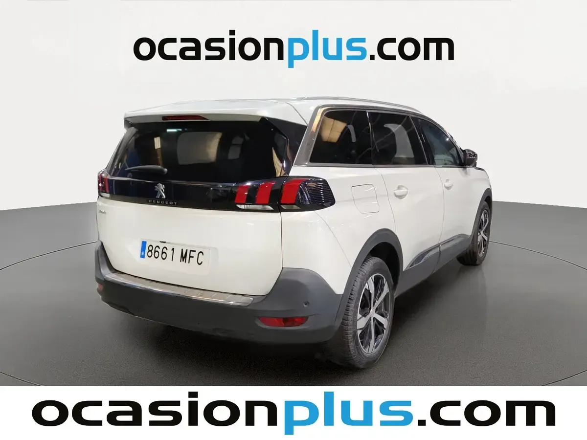 Usado Peugeot 5008 Allure 131 CV (96 kW) 2023 Blanco SUV