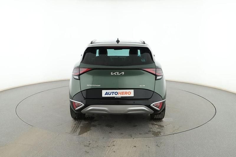 Usado Kia Sportage Gold 265 CV (194 kW) 2022 Verde SUV