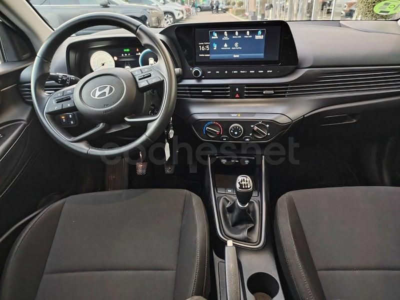 Usado Hyundai i20 100 CV (73 kW) 2025 Beige Utilitario
