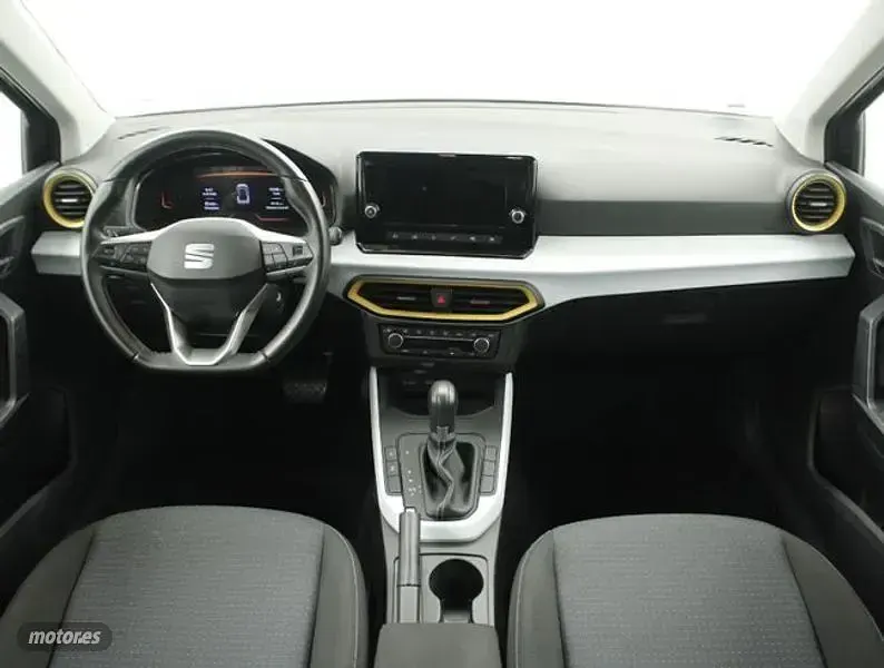 Usado Seat Arona Style 115 CV (84 kW) 2025 Blanco SUV