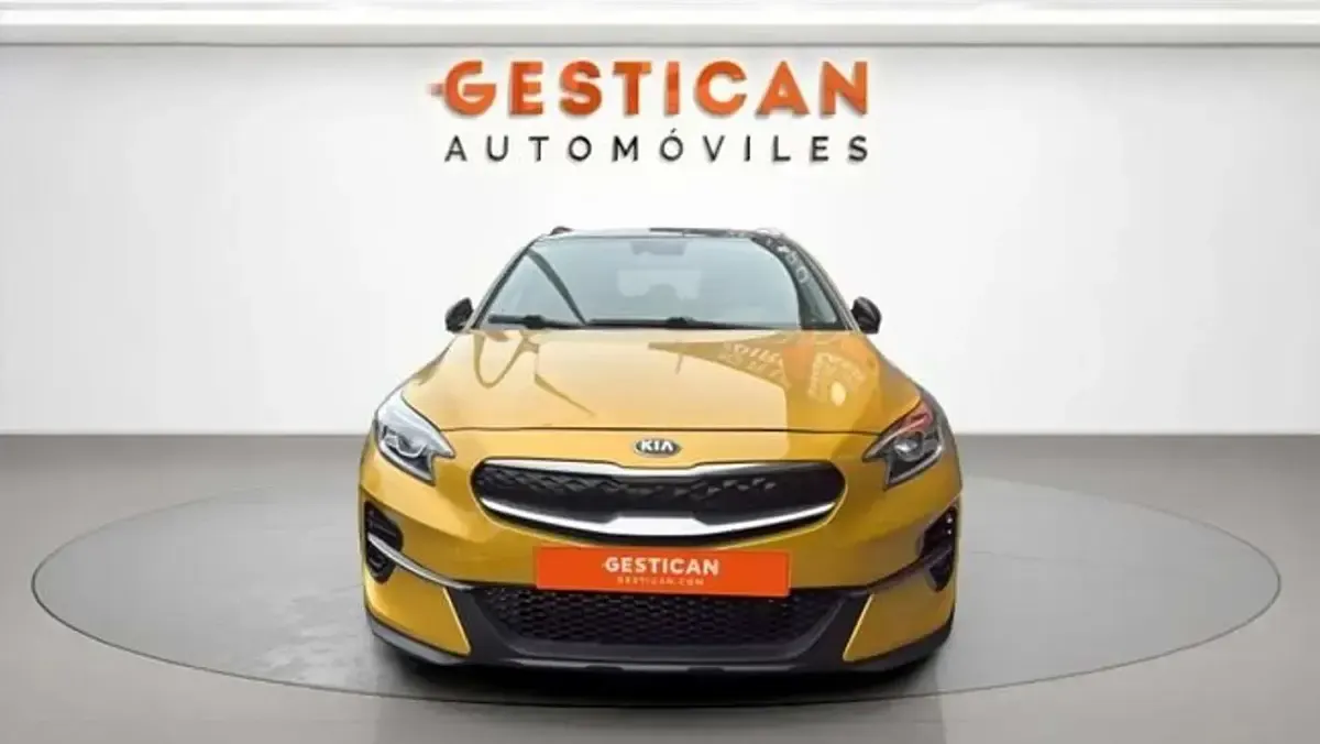 Usado Kia XCeed 141 CV (103 kW) 2022 Amarillo SUV