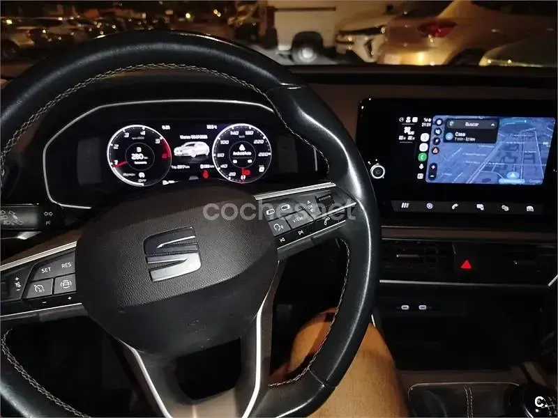 Usado Seat Leon Style 115 CV (84 kW) 2021 Blanco Familiar