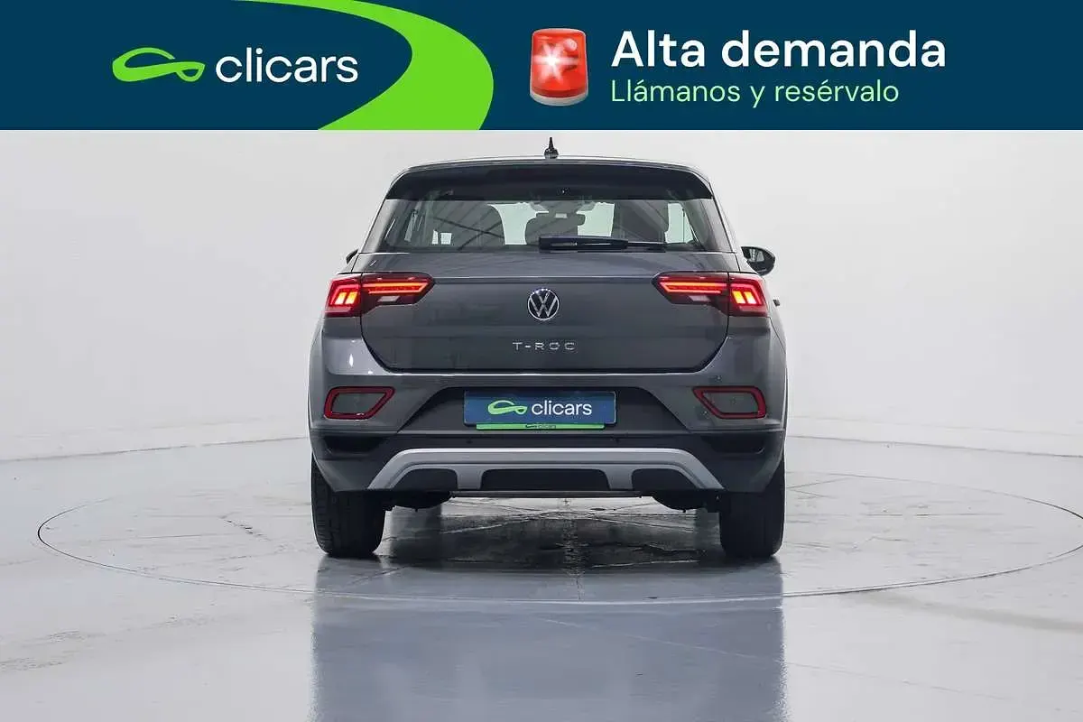 Usado VW T-Roc 110 CV (80 kW) 2024 Gris SUV