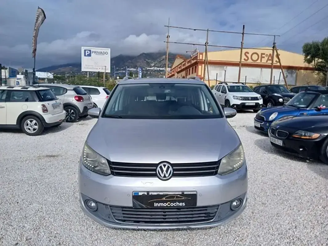 Usado VW Touran Advance 105 CV (77 kW) 2011 Gris Monovolumen