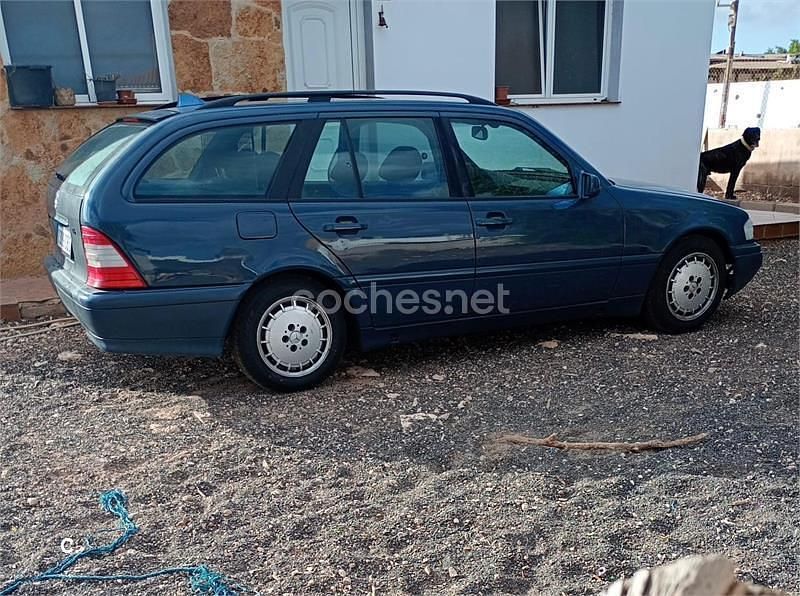 Usado Mercedes C280 197 CV (144 kW) 2002 Azul Familiar