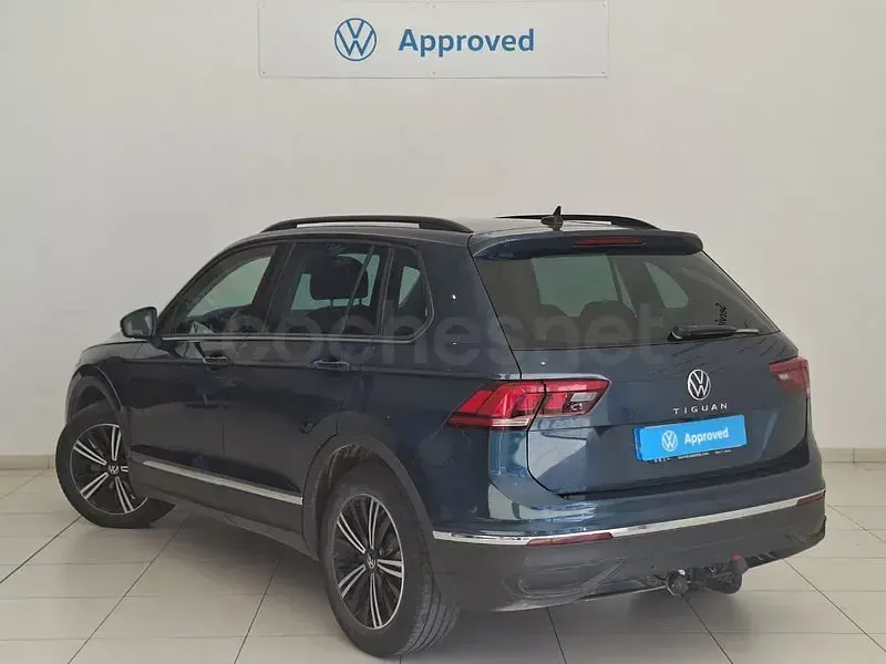 Usado VW Tiguan Life 150 CV (110 kW) 2020 Azul SUV