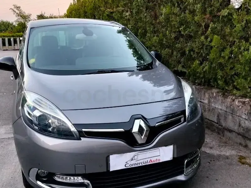 Usado Renault Scénic Bose Edition 110 CV (80 kW) 2015 Blanco Monovolumen