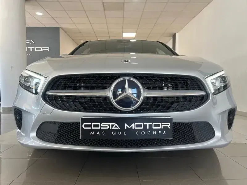 Usado Mercedes A250 218 CV (160 kW) 2022 Gris / plata Berlina