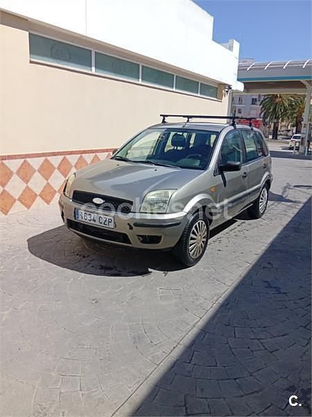Usado Ford Fusion Trend 80 CV (58 kW) 2004 Beige Utilitario