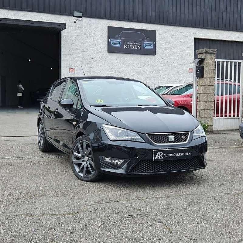 Usado Seat Ibiza FR 105 CV (77 kW) 2013 Negro Utilitario