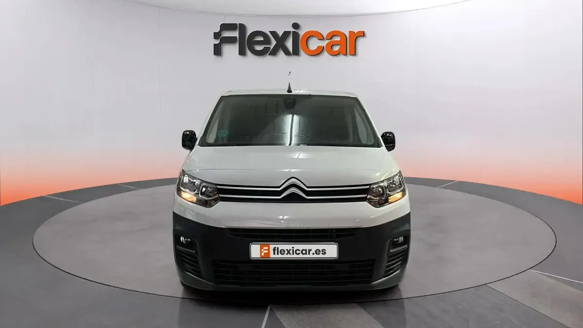 Usado Citroën Berlingo 102 CV (75 kW) 2024 Blanco Monovolumen