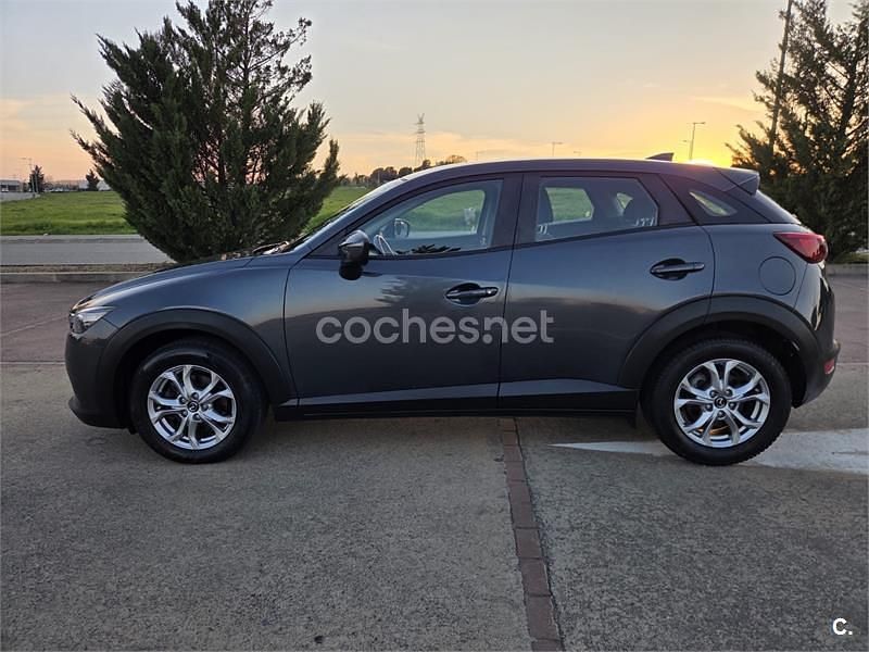 Usado Mazda CX-3 Luxury 105 CV (77 kW) 2016 Gris / plata SUV