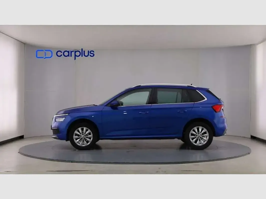 Usado Skoda Kamiq Ambition 110 CV (80 kW) 2022 Azul SUV