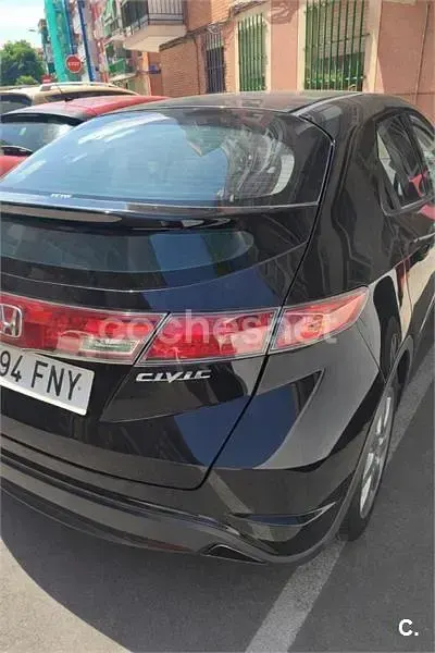 Usado Honda Civic Executive 140 CV (102 kW) 2007 Negro Berlina