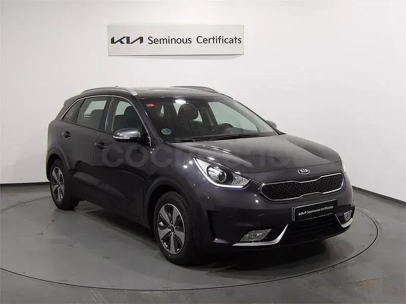 Usado Kia Niro 141 CV (103 kW) 2019 Gris / plata SUV