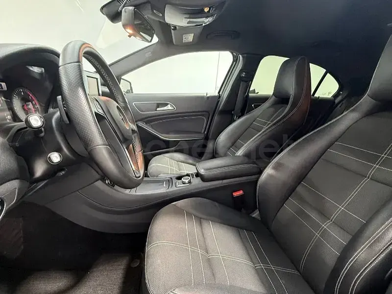 Usado Mercedes A200 Style 136 CV (100 kW) 2015 Negro Berlina