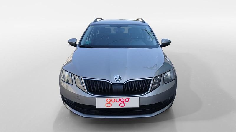 Usado Skoda Octavia Style 150 HP (110 kW) 2018 Cinzento Carrinha