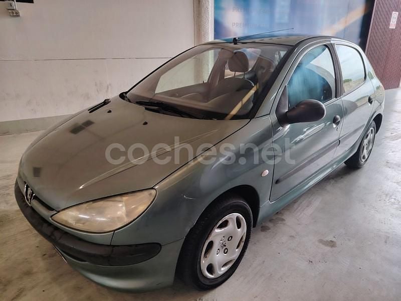 Verde Usado 2002 Peugeot 206 Berlina | 1660 € (Super precio) - Imagen 1/4