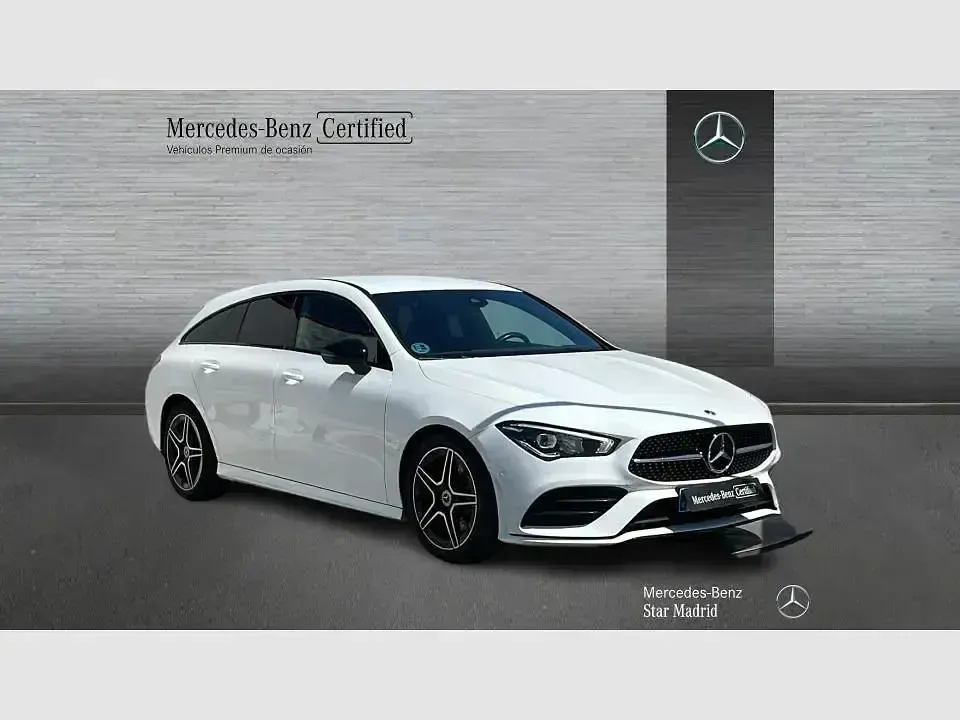 Usado Mercedes CLA200 Shooting Brake 150 CV (110 kW) 2022 Blanco Familiar