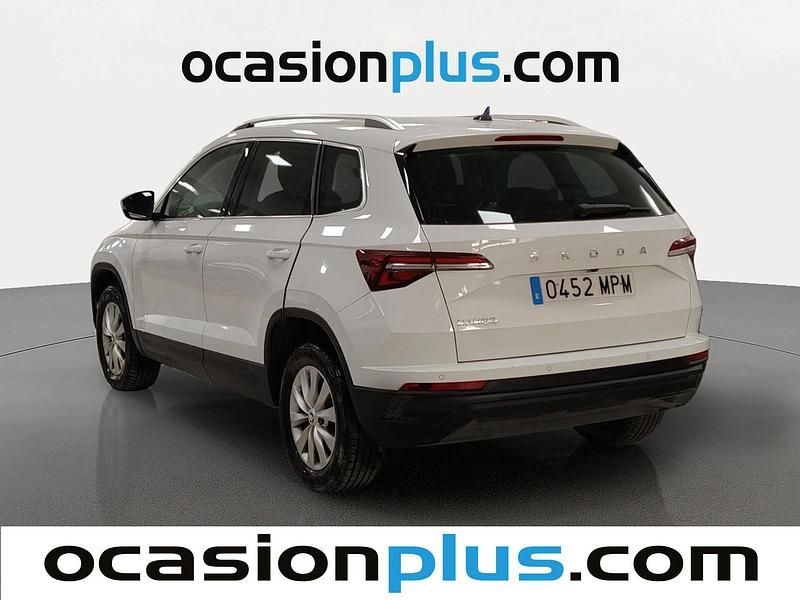 Usado Skoda Karoq Selection 115 CV (84 kW) 2024 Blanco SUV