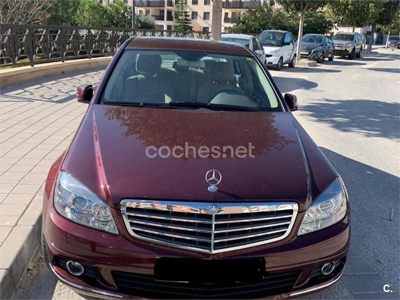 Usado Mercedes C230 Elegance 204 CV (150 kW) 2009 Granate Berlina