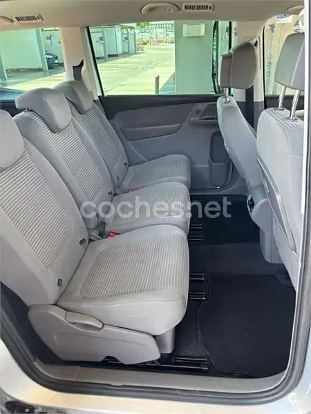 Usado Seat Alhambra Style 140 CV (102 kW) 2014 Gris / plata Monovolumen