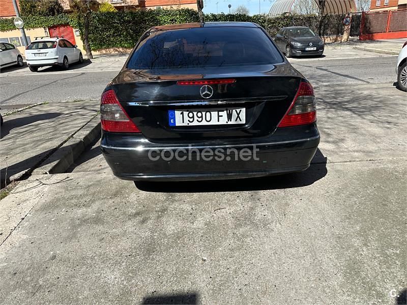 Usado Mercedes E280 Avantgarde 190 CV (139 kW) 2007 Negro Berlina
