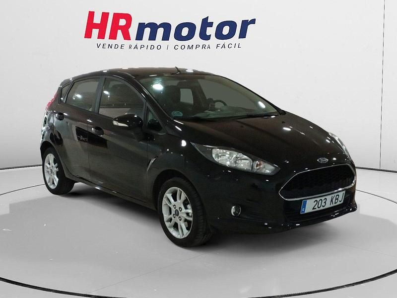 Negro Usado 2017 Ford Fiesta Trend Utilitario | 8010 € (Precio justo) - Imagen 1/4