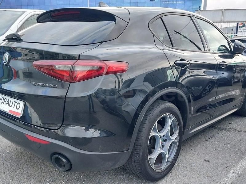 Usado Alfa Romeo Stelvio Sprint 190 CV (139 kW) 2020 Negro SUV