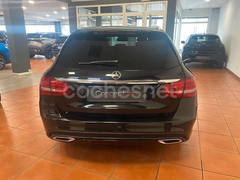 Usado Mercedes C220 AMG line 170 CV (125 kW) 2015 Negro Familiar