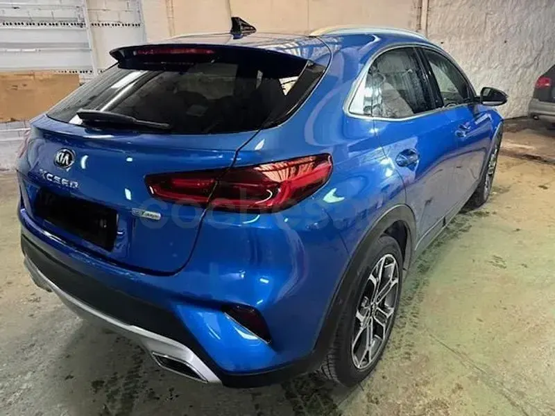 Usado Kia XCeed 141 HP (103 kW) 2020 Azul SUV