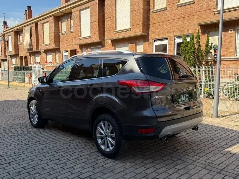 Usado Ford Kuga Titanium 150 CV (110 kW) 2015 Gris / plata SUV
