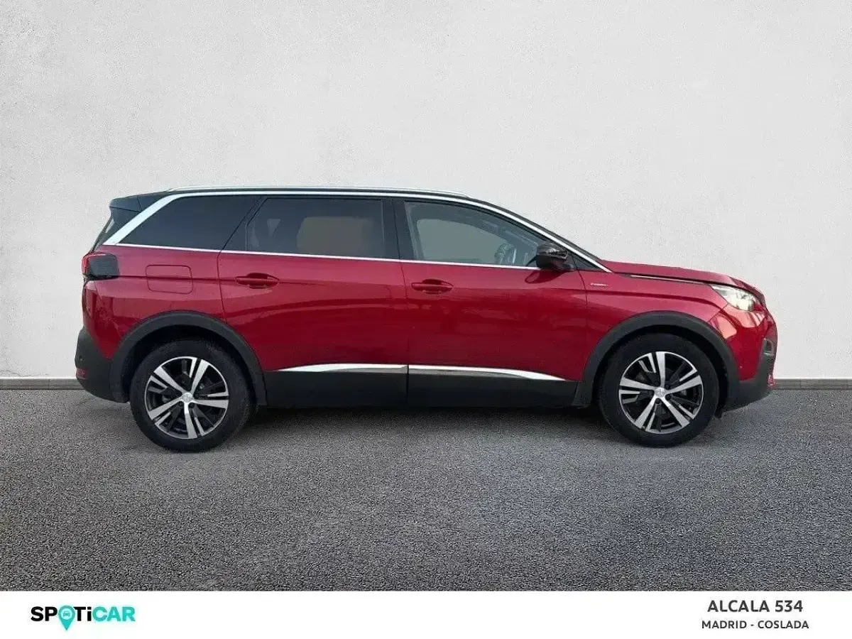Usado Peugeot 5008 GT-line 130 CV (95 kW) 2020 Rojo Monovolumen