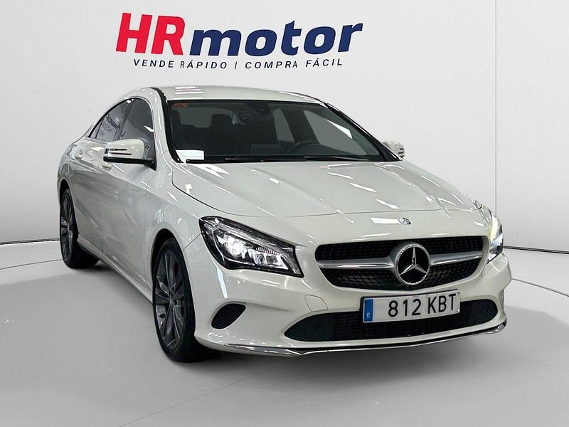 Blanco Usado 2017 Mercedes CLA220 Urban Berlina | 23.910 € (Precio justo) - Imagen 1/4