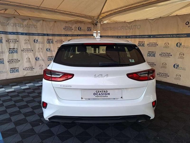 Usado Kia Ceed 120 CV (88 kW) 2023 Blanco Utilitario