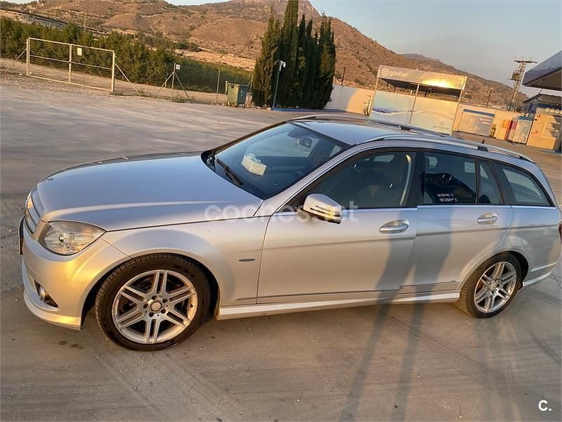 Usado Mercedes C200 136 CV (100 kW) 2010 Gris / plata Familiar