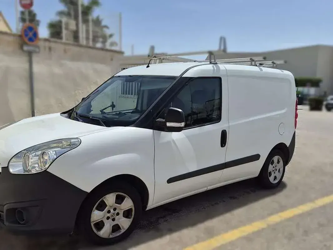 Usado Opel Combo 90 CV (66 kW) 2016 Blanco Monovolumen