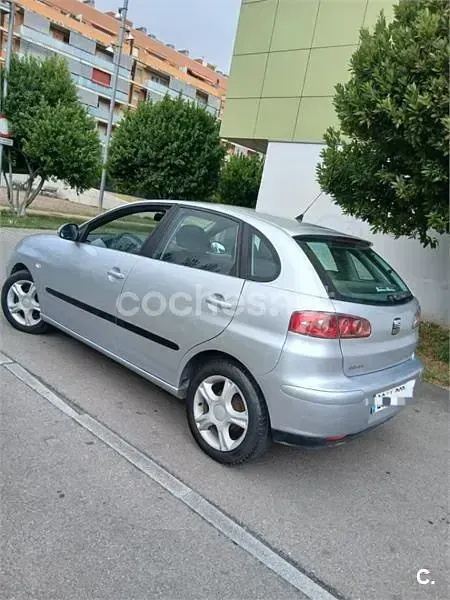 Usado Seat Ibiza Sport 64 CV (47 kW) 2004 Gris / plata Utilitario