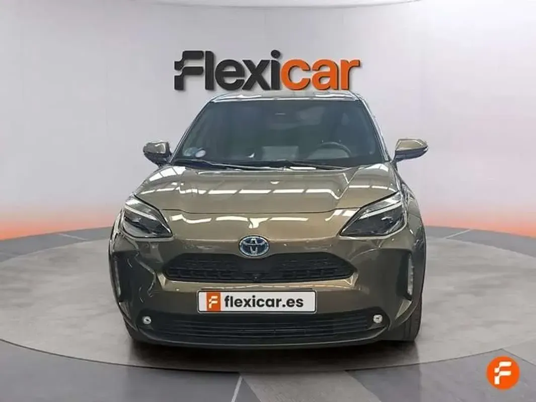 Usado Toyota Yaris Cross Active 116 CV (85 kW) 2023 Marrón SUV