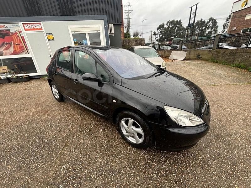 Usado Peugeot 307 90 CV (66 kW) 2002 Negro Berlina
