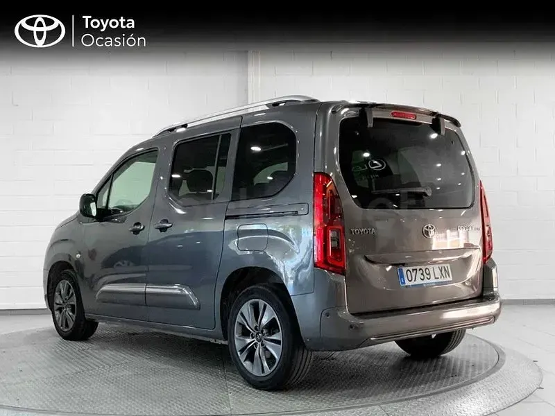 Usado Toyota Proace Verso Advance 131 CV (96 kW) 2022 Gris / plata Familiar